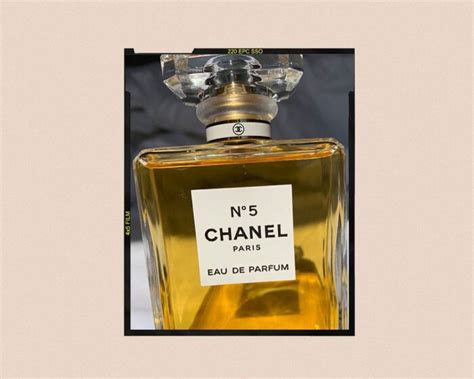 what does chanel no 5 perfume smell like